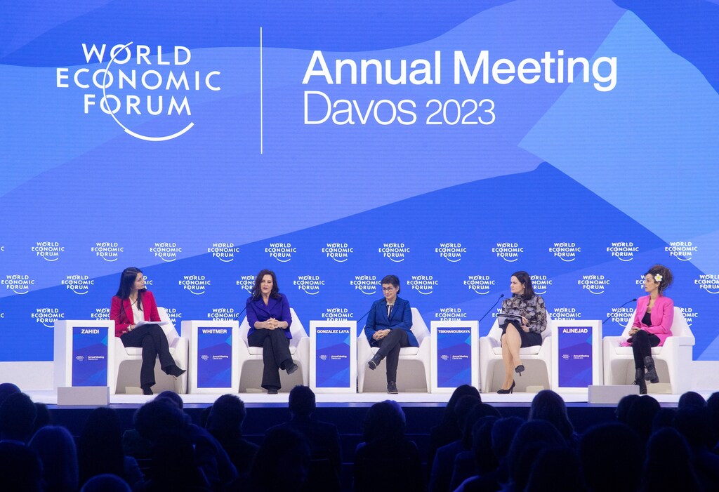 Un panel de mujeres en la Reunión Anual del Foro Económico Mundial de Davos, Suiza.