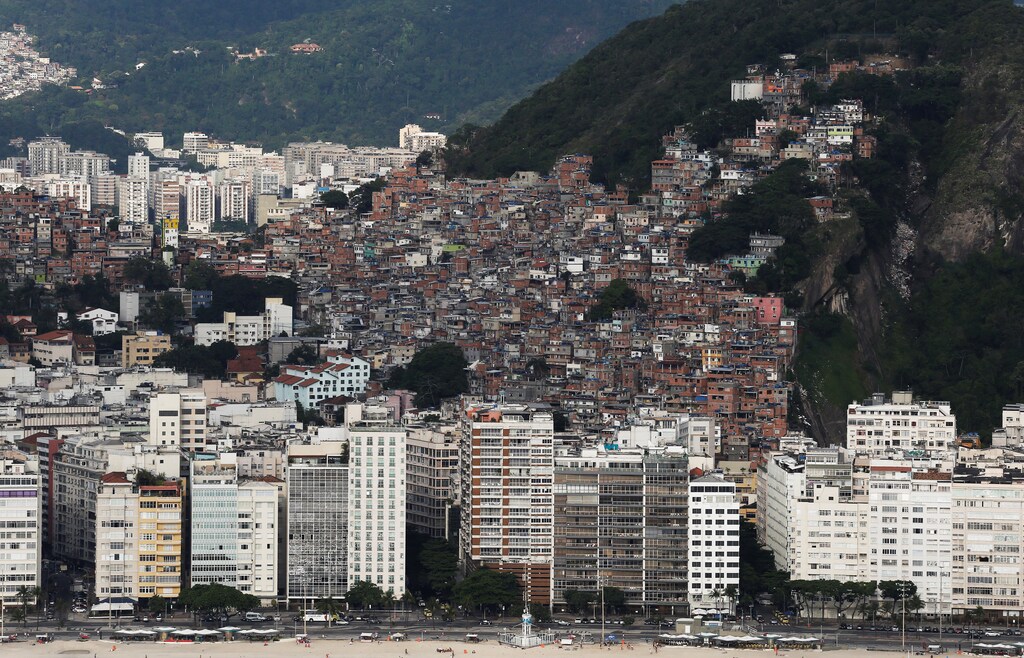 The Pavao-Pavaozinho slum is seen atop the Copacabana neighborhood in Rio de Janeiro, Brazil, January 12, 2017. Picture taken January 12, 2017. REUTERS/Nacho Doce - RTSVRP1