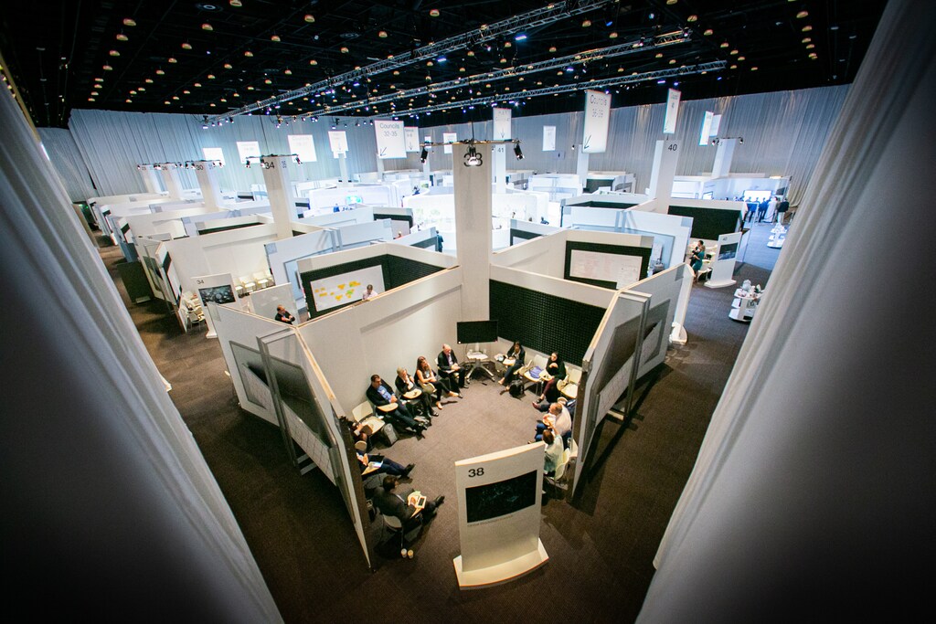 Working meeting: Participants discussed bright ideas for the future