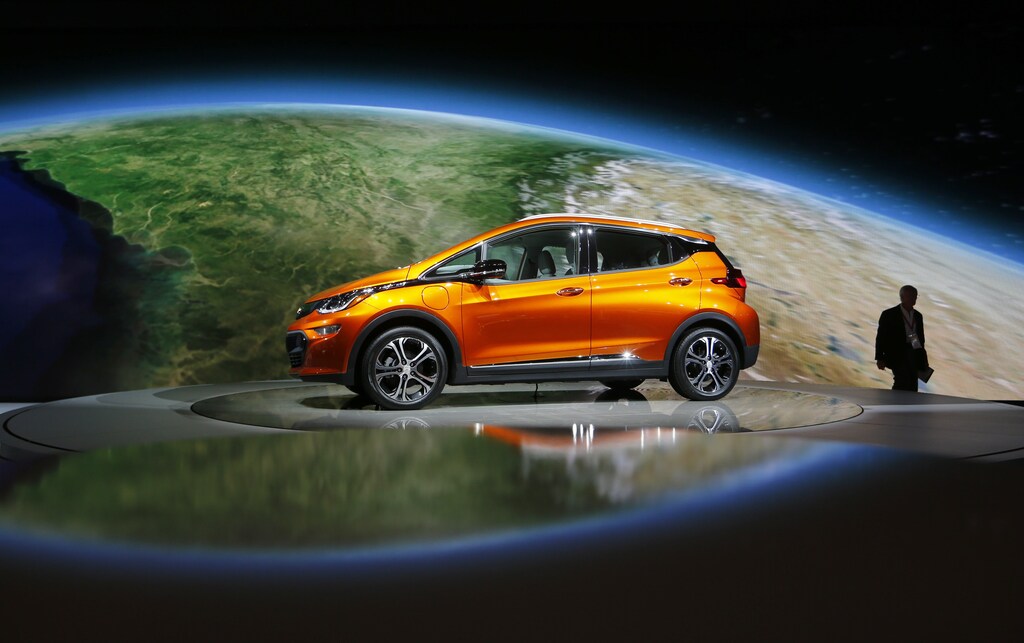 A Chevrolet Bolt EV electric vehicle is displayed at the North American International Auto Show in Detroit, January 12, 2016. REUTERS/Mark Blinch