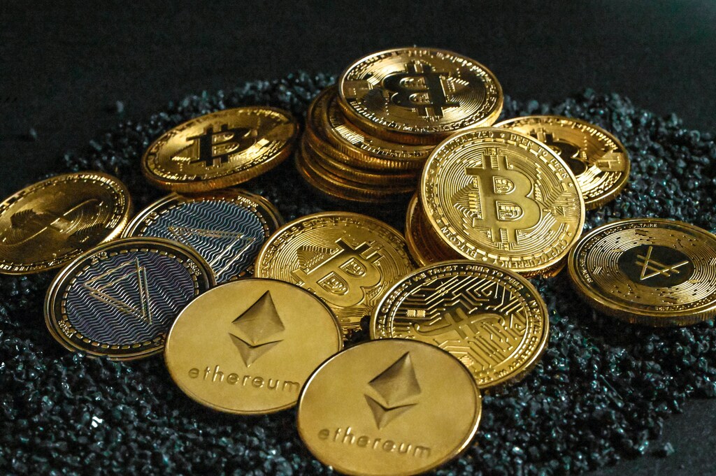 Los escándalos en el sector de las criptomonedas han obligado a poner más barreras al sector.