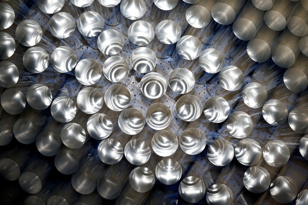 Aluminium cans leave the production line at Ball Corporation, Wakefield, Britain, October 18, 2019. REUTERS/Andrew Yates - RC1390683370