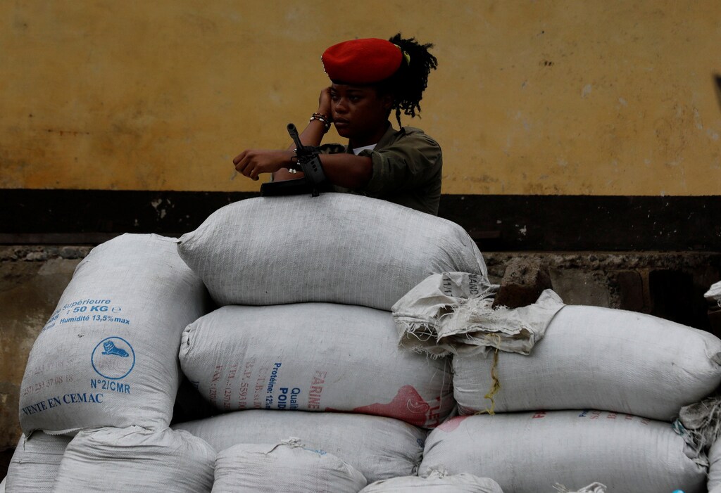A Cameroonian female gendarme is pictured near the city of Buea in the anglophone southwest region, Cameroon October 4, 2018. Picture taken October 4, 2018.REUTERS/Zohra Bensemra - RC13956FCB00
