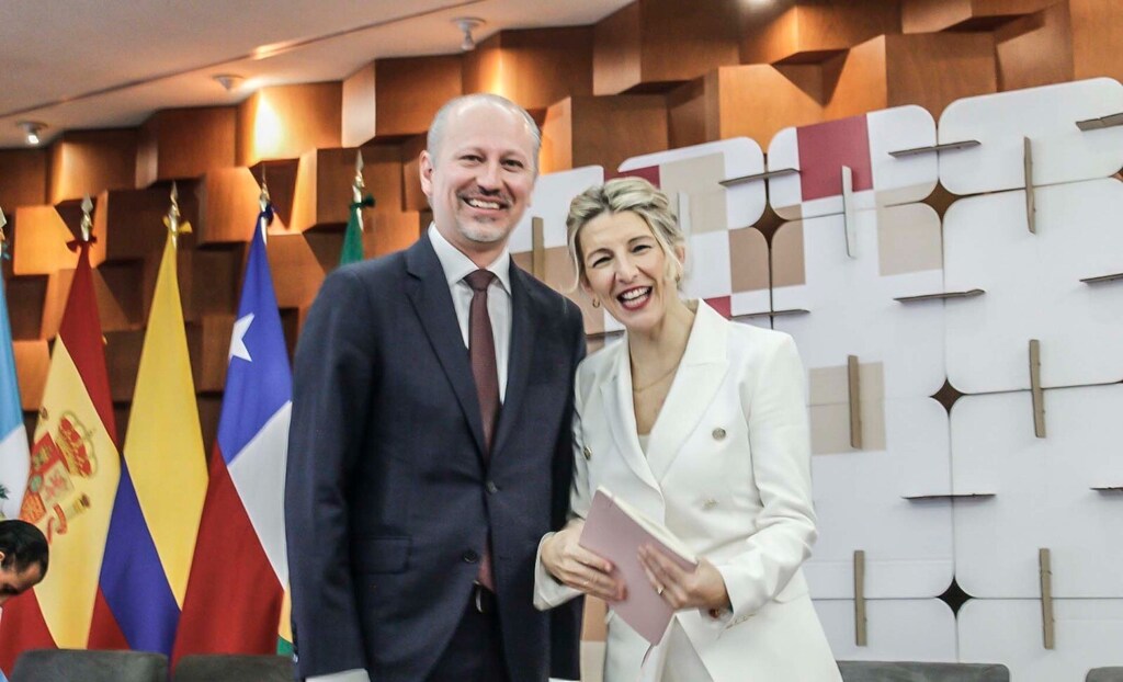 Picture of attendees at Framework Conference in Mexico City: The Ibero-American Network for the Promotion of Social and Solidarity Economy was formed to foster sustainable economic growth and social justice collectively.