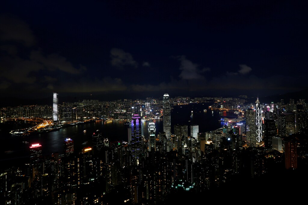 Lights light up the skyline of Hong Kong, China in the evening of June 8, 2017. Picture taken June 8, 2017. REUTERS/Bobby Yip - RTS18T2O