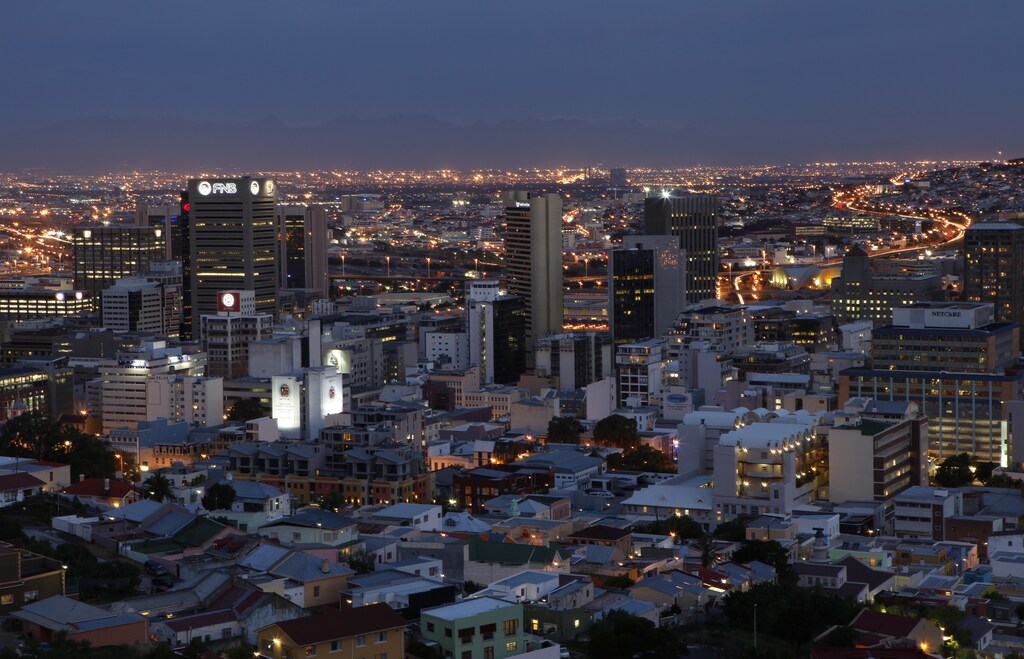 Dusk settles over Cape Town's central business district, November 2, 2009. Cape Town is one of nine South African cities hosting the 2010 Fifa Soccer World Cup.