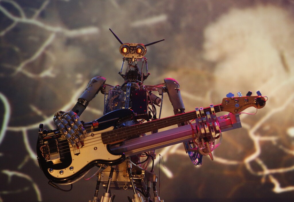 A robot musician performs during the "Robot Ball" scientific exhibition in Moscow May 17, 2014. Picture taken May 17, 2014. REUTERS/Sergei Karpukhin (RUSSIA - Tags: SCIENCE TECHNOLOGY) - GM1EA5I173H01