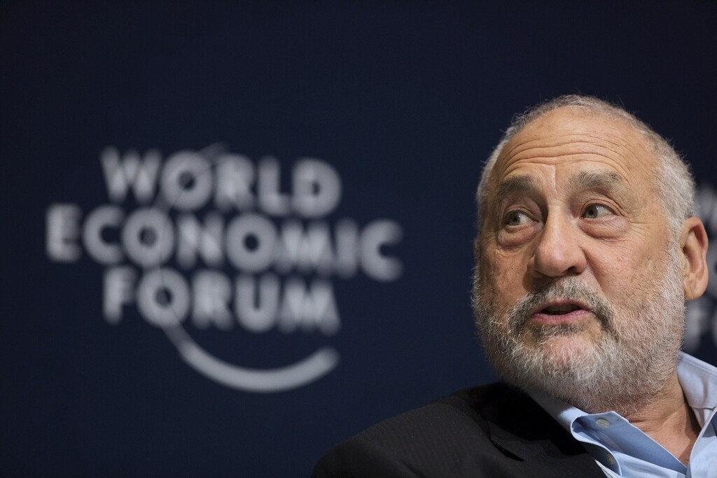 Joseph E. Stiglitz, Nobel Prize for Economics and Professor, School of International and Public Affairs (SIPA), Columbia University, attends the World Economic Forum on Latin America 2015 in Riviera Maya, Mexico, May 7, 2015. REUTERS/Victor Ruiz Garcia - RTX1C0BS