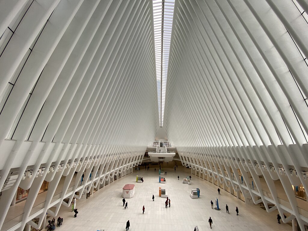 People walk the Oculus during the outbreak of coronavirus disease (COVID-19), in New York City, New York, U.S., March 17, 2020. REUTERS/Eduardo Munoz - RC2VLF9SJPAE