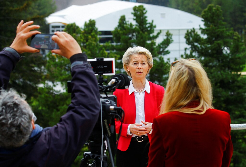Davos 2022: President of the European Commission Ursula von der Leyen gestures during an interview with Reuters in the Alpine resort of Davos, Switzerland May 24, 2022. REUTERS/Arnd Wiegmann