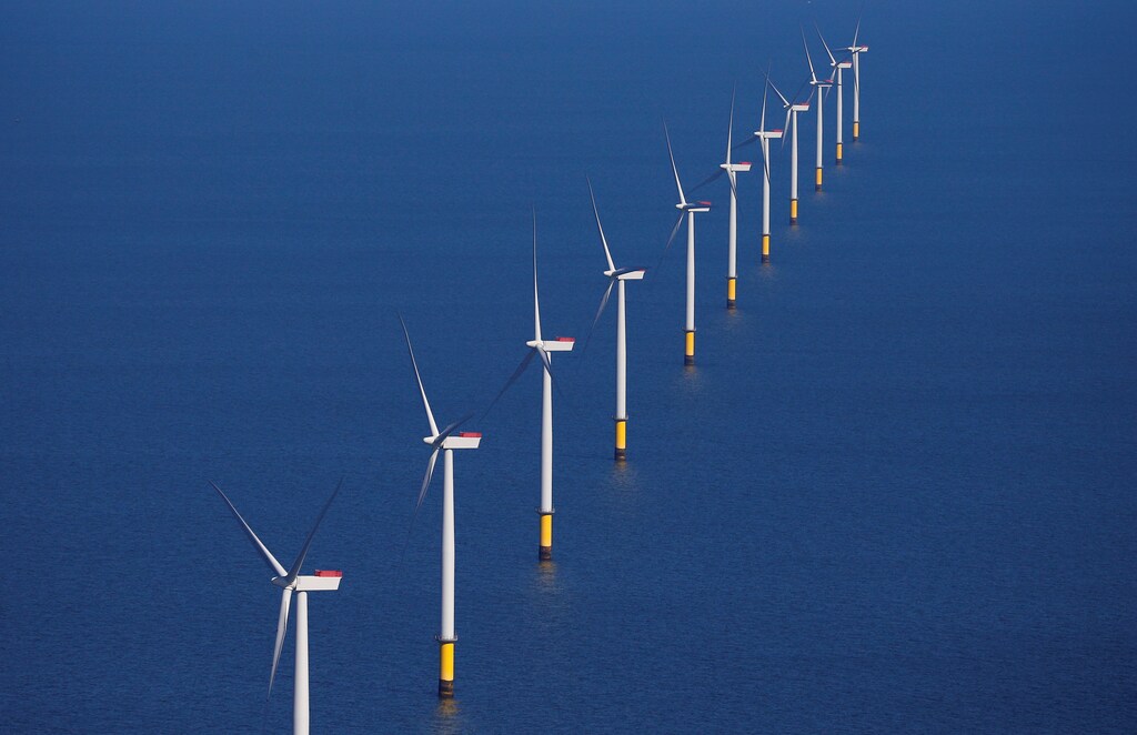General view of the Walney Extension offshore wind farm operated by Orsted off the coast of Blackpool, Britain September 5, 2018. REUTERS/Phil Noble - RC148ACBAAB0