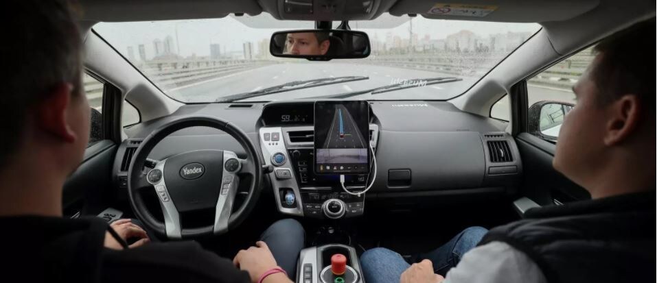 自動運転によって、人による仕事の多くはなくなるであろう。