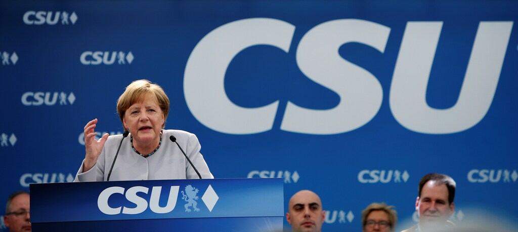 German Chancellor and head of the Christian Democratic Union (CDU) Angela Merkel speaks during the Trudering festival in Munich, Germany, May 28, 2017. REUTERS/Michaela Rehle - RTX37YTT