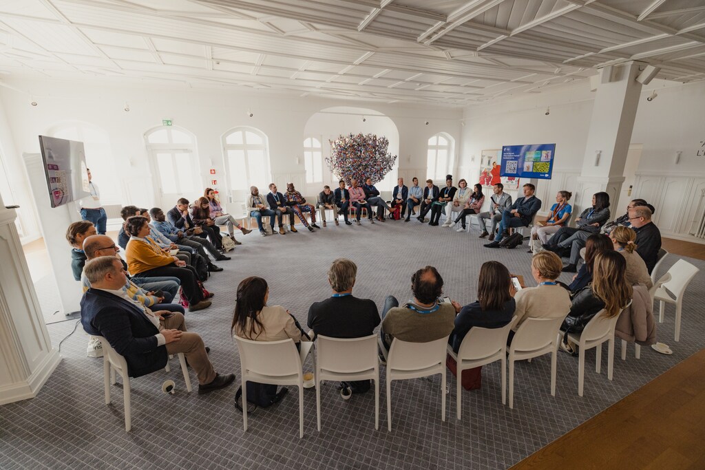 Investment funds and start-ups from the UpLink community collaborate together in a workshop in Villars-sur-Ollon, Switzerland.