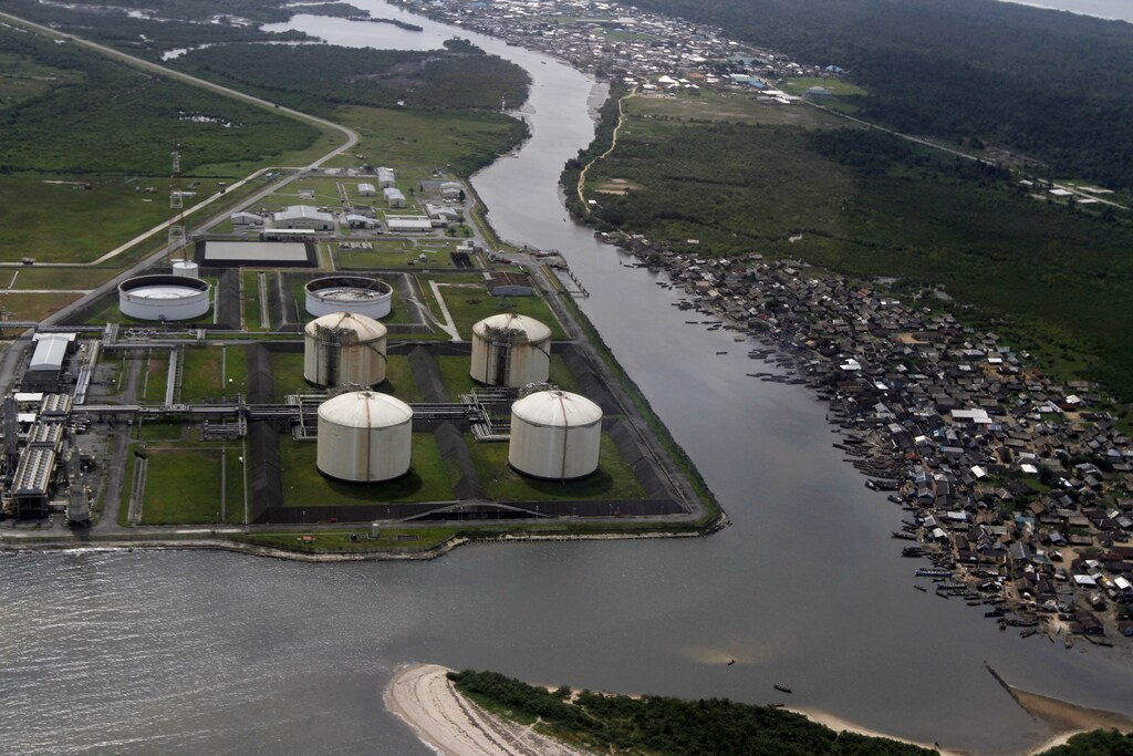 A view of the Nigeria Liquified Natural Gas Company (NLNG) near Finima village, during an aerial tour by the Royal Dutch Shell company, in Bonny March 22, 2013. REUTERS/Akintunde Akinleye (NIGERIA - Tags: ENERGY BUSINESS) - GM1E93N11XV01