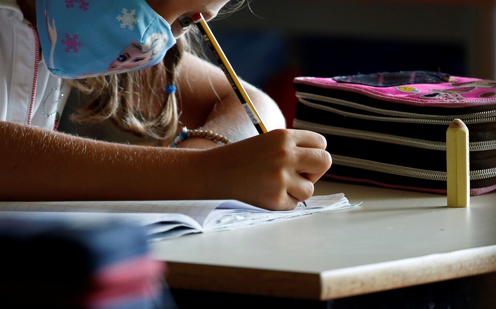 children kids youngers pupils school education digital handwriting handwritten jobs skills writing hands study economics learning workforce skills important soft employer employee recruitment vacancies cv resume