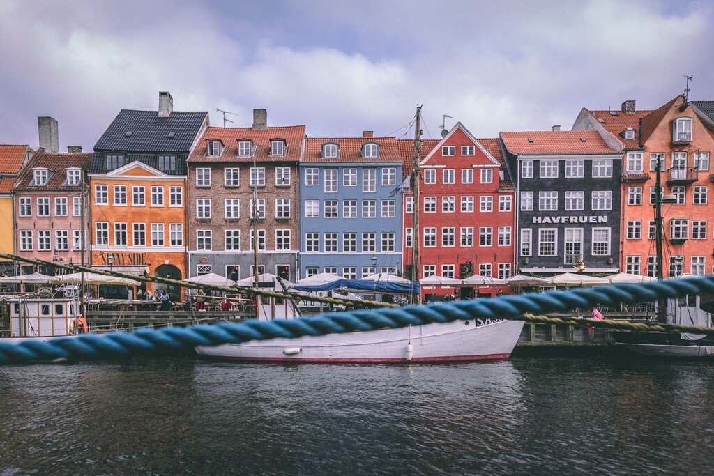 Nyhavn, Denmark houses nordic model socioeconomic