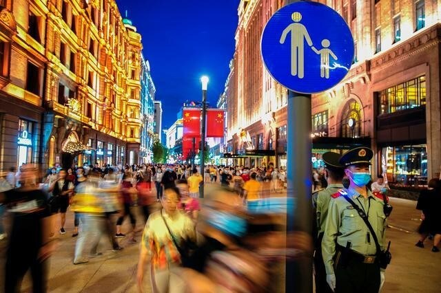 ５月１１日、中国は、母親たちと同じぐらい労働者を幸せにすることが将来のためになるだろう。上海で１０日撮影