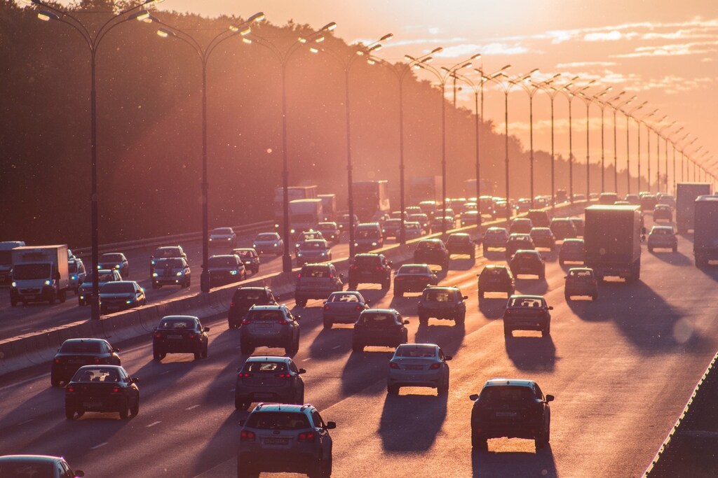 Auto vehicle traffic