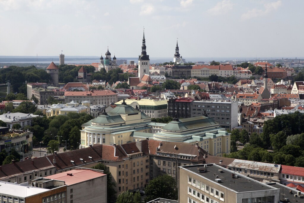 View of Estonia's capital Tallinn July 13, 2010. European Union finance ministers gave the final approval on Tuesday to Estonia joining the euro zone from the start of 2011 and set an exchange rate for the conversion of Estonian kroon into euros. REUTERS/Ints Kalnins (ESTONIA - Tags: POLITICS BUSINESS CITYSCAPE) - GM1E67E03ZG01