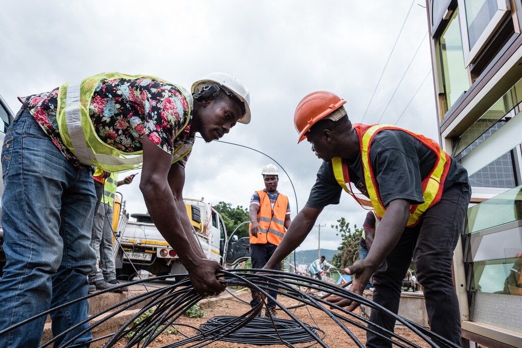 Istallation of internet fibre cables unferground on the outskirt of Accra a project by Csquaered.