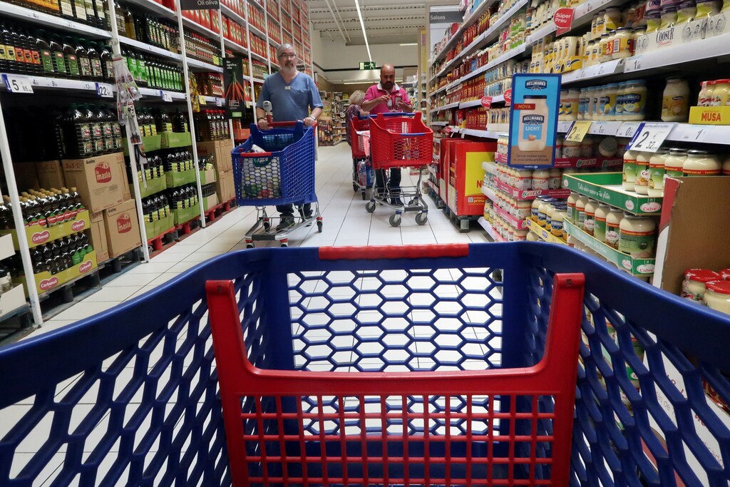 Top economy stories: US jobs market grows by more than expected; Turkish inflation exceeds 80%; ECB increases interest rates.