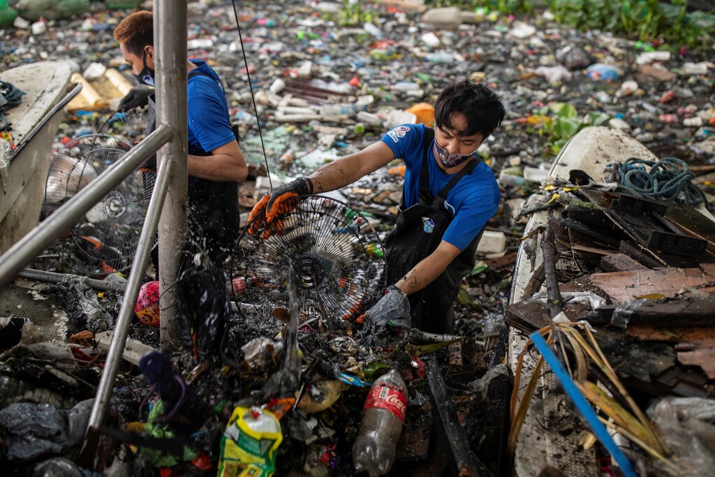 River-Warriors-trash-boat-Pasig-River-most-polluted-world-Philippines
