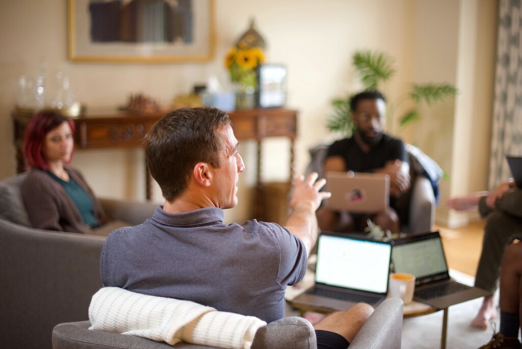 Six high-return practices can change teams when hybrid working.