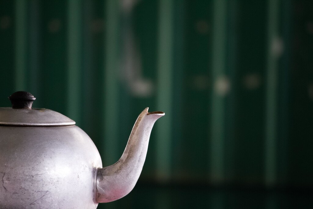a picture of a metallic tea pot