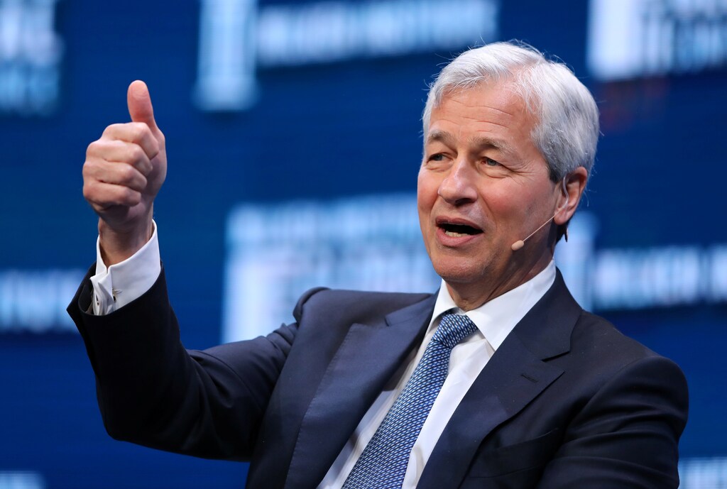 Jamie Dimon, Chairman and CEO of JPMorgan Chase & Co. speaks during the Milken Institute Global Conference in Beverly Hills, California, U.S., May 1, 2017. REUTERS/Mike Blake - RC174469B010