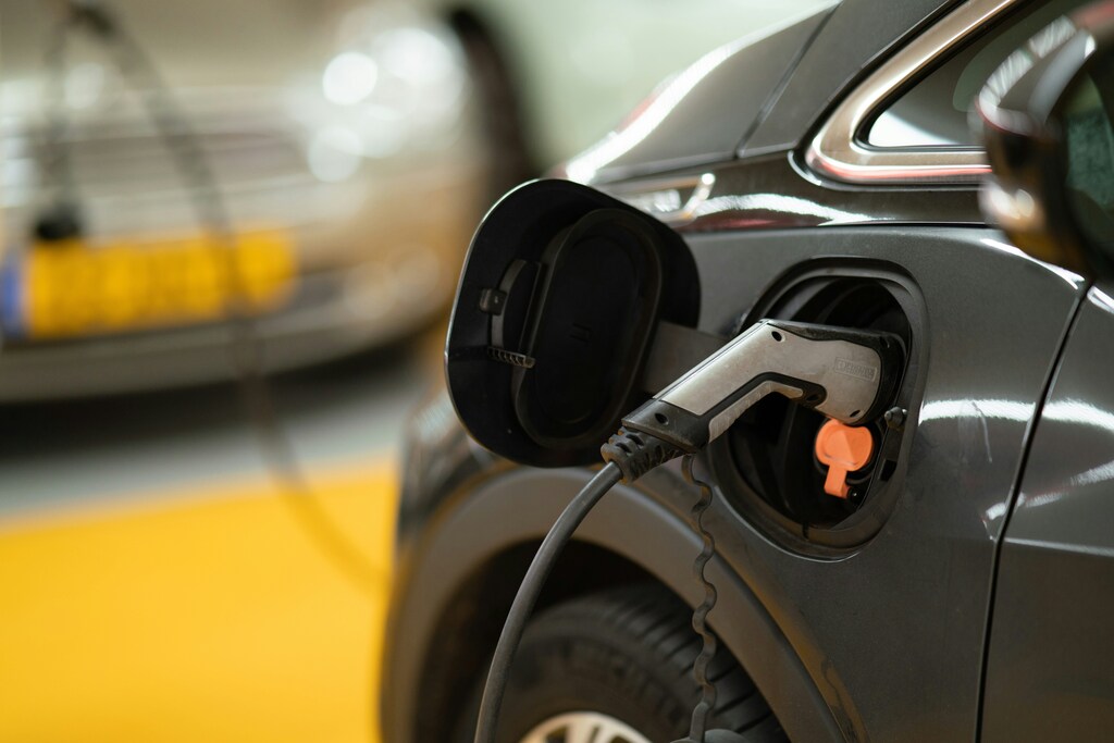 Una recarga de vehículos eléctrico que impulsa la movilidad y la sostenibilidad.