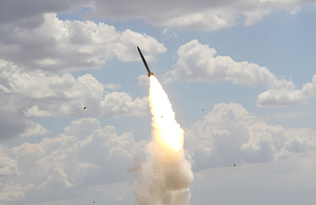 A Russian S-300 air defence system launches a missile during military exercises at the Ashuluk shooting range near Astrakhan, Russia June 19, 2019. REUTERS/Sergey Pivovarov - RC1861594010