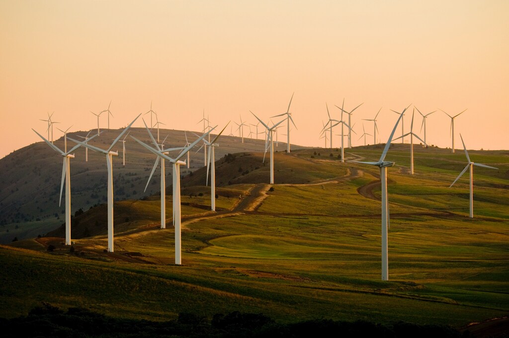 Vietnam approves new power plan to boost wind and gas energy, reduce reliance on coal.