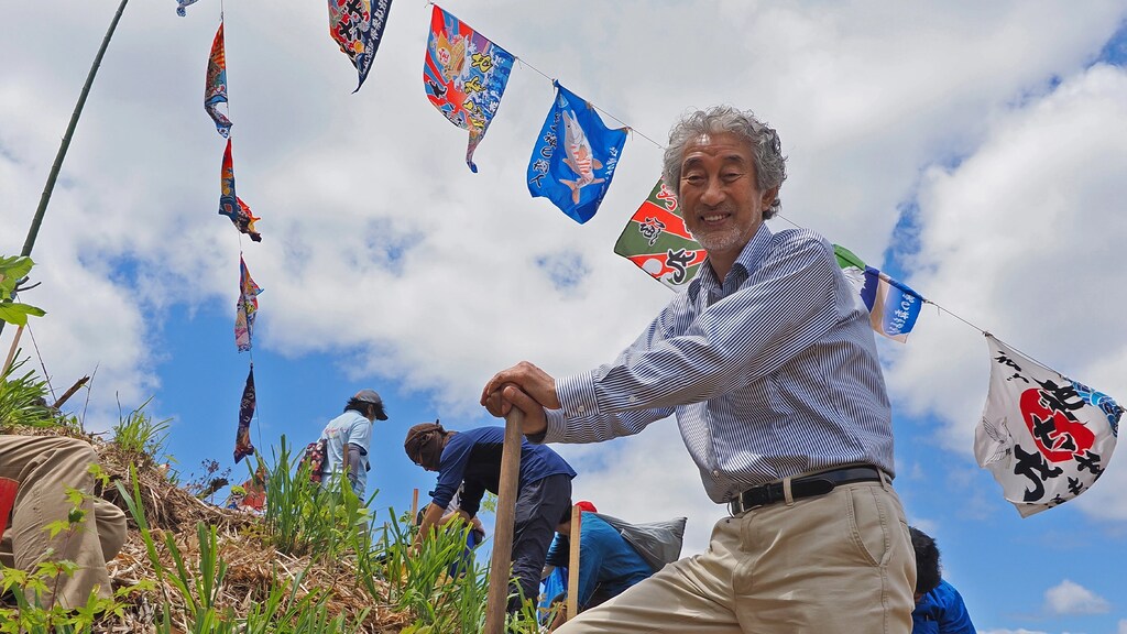 Shigeatsu Hatakeyama at a tree-planting festival led by the NGO Mori wa Umi no Koibito in the Oh River watershed.