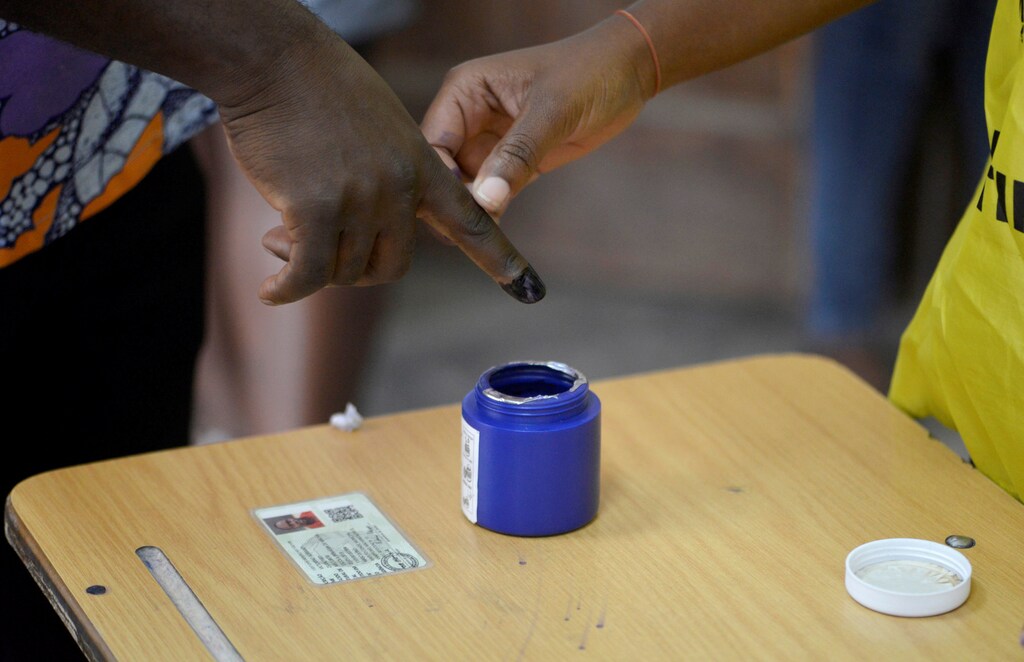 A Mozambican has his finger stained after voting during the presidential, legislative and provincial elections in Maputo, Mozambique, October, 15, 2019. REUTERS/Grant Lee Neuenburg - RC1442C778D0