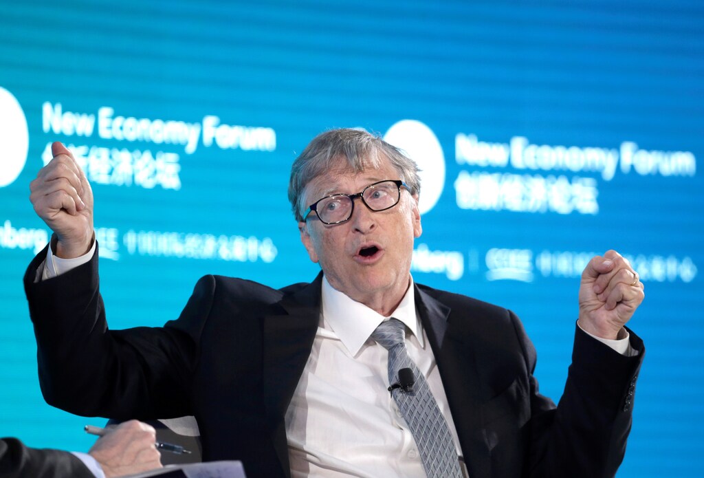 Bill Gates, Co-Chair of Bill & Melinda Gates Foundation, attends a conversation at the 2019 New Economy Forum in Beijing, China November 21, 2019. REUTERS/Jason Lee - RC2MFD9CQTMP