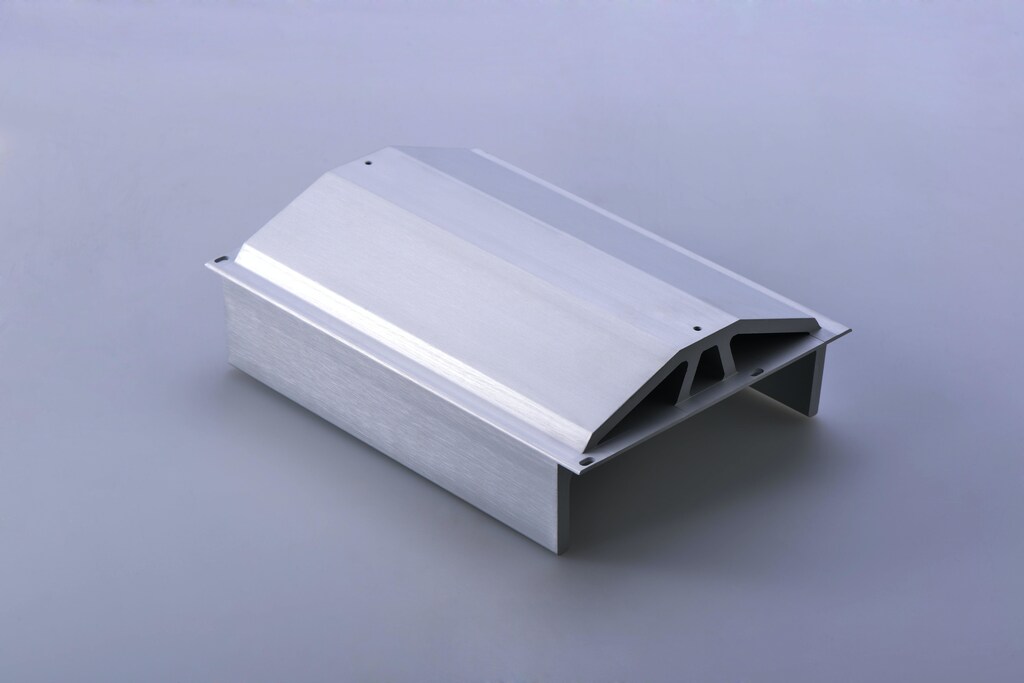 Aluminium box on grey surface: Recycling can play a large part in the journey to decarbonize aluminium.
