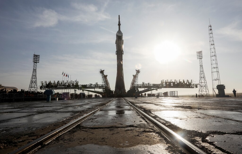 The Soyuz MS-08 spacecraft for the next International Space Station (ISS) crew, consisting of astronauts Drew Feustel and Ricky Arnold of the U.S and crewmate Oleg Artemyev of Russia, is lifted on the launchpad ahead of its upcoming launch, at the Baikonur Cosmodrome, Kazakhstan March 19, 2018. REUTERS/Shamil Zhumatov - RC15D1B68F60