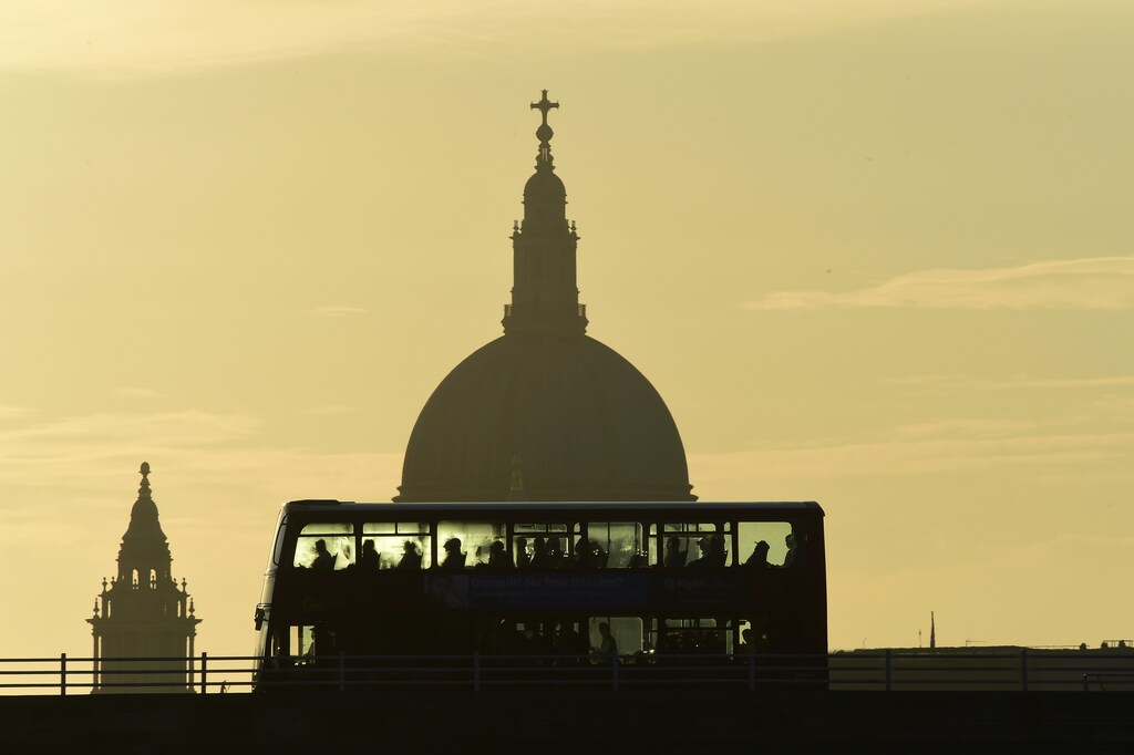 A bus carries commuters as it travels over Waterloo Bridge in London, Britain June 24, 2016. REUTERS/Toby Melville TPX IMAGES OF THE DAY - RTX2HWIS