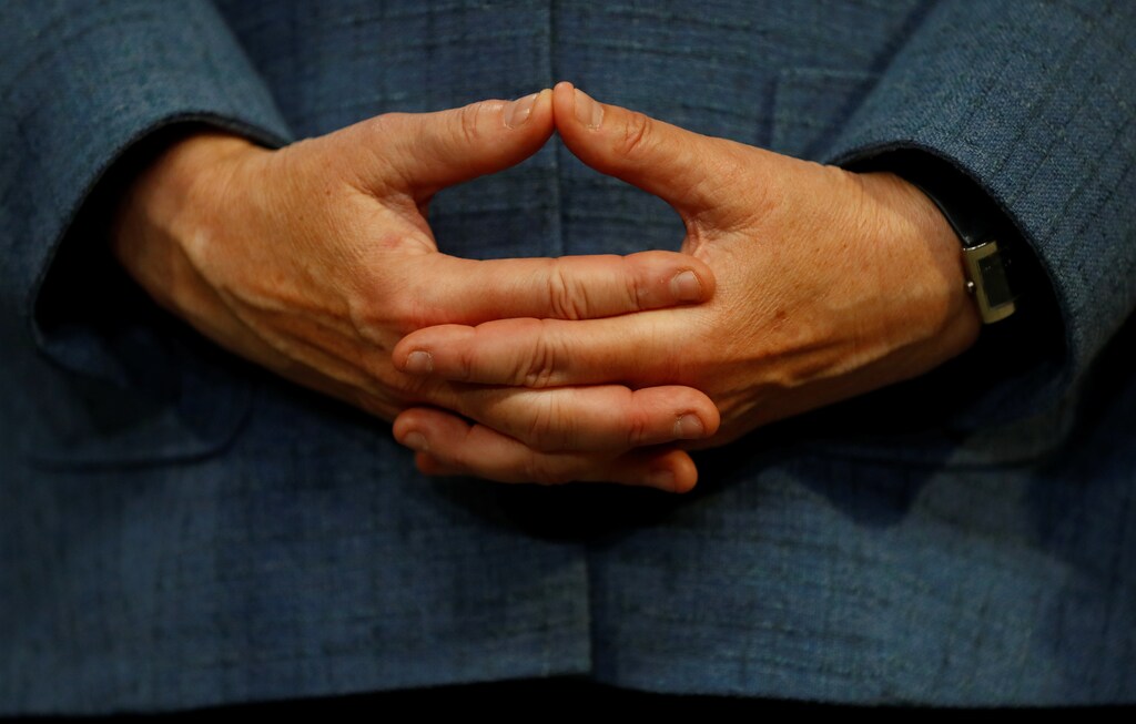 Christian Democratic Union CDU party leader and German Chancellor Angela Merkel gestures after winning the German general election (Bundestagswahl) in Berlin, Germany, September 24, 2017. REUTERS/Kai Pfaffenbach - RC1E4C9970D0