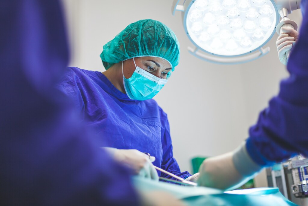 People operated on by female surgeons have less chance of problems after the procedure than if they were operated on by men, studies suggest.