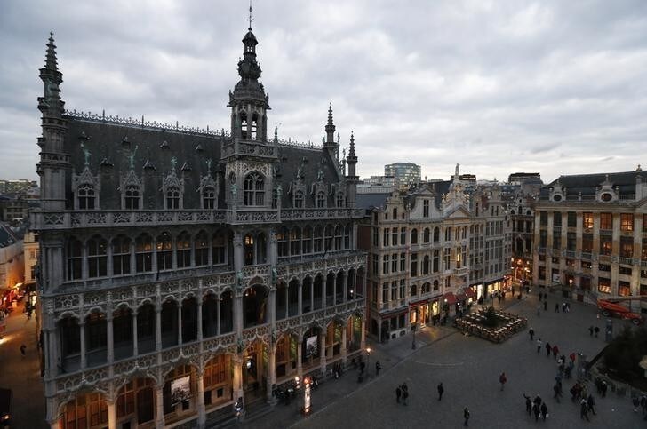 The King's House is seen in this general view of the Brussels' Grand Place November 29, 2012. REUTERS/Francois Lenoir (BELGIUM - Tags: SOCIETY TRAVEL)