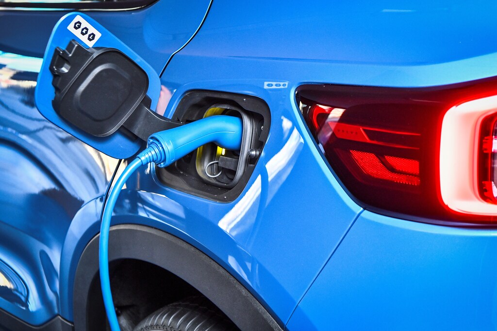 image of Volvo's new electric car Volvo C40 Recharge being charged