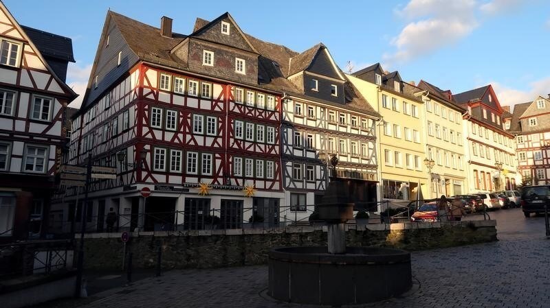 Half-timbered houses are seen in the old city centre of Wetzlar, Germany, January 16, 2020. Picture taken January 16, 2020. REUTERS/Fabrizio Bensch - RC2YHE9ZWMER