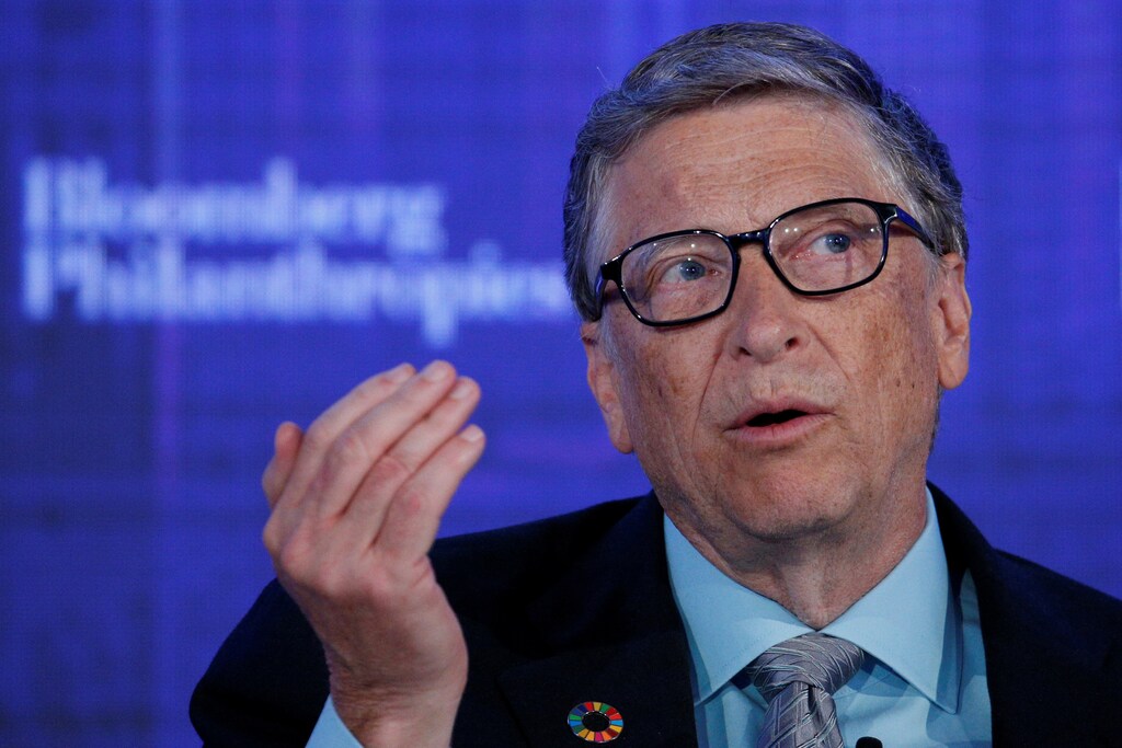 Microsoft co-founder Bill Gates, speaks at the Bloomberg Global Business Forum in New York City, U.S., September 20, 2017. REUTERS/Brendan McDermid - RC1337D849A0