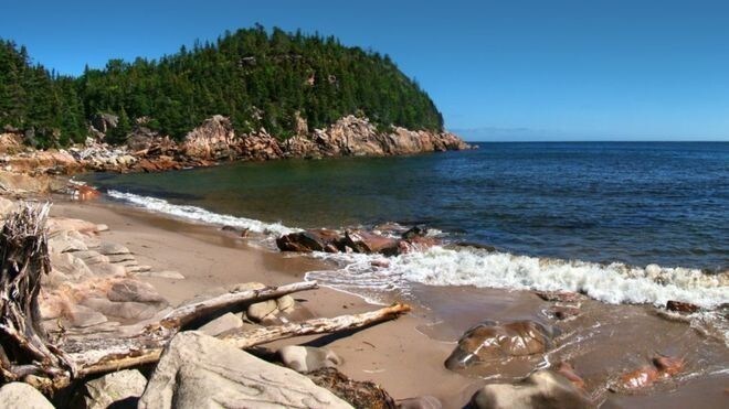 Cape Breton es una isla canadiense.