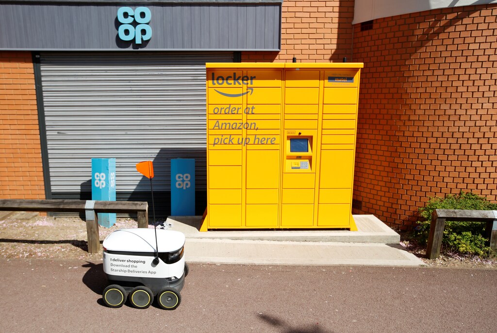 A delivery robot from the company ''Starship'' is seen, as the spread of the coronavirus disease (COVID-19) continues, in Milton Keynes, Britain, April 21, 2020. REUTERS/Andrew Boyers - RC229G9I8TWQ