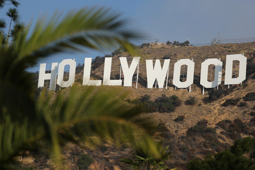 The Hollywood sign is seen in Hollywood, Los Angeles, California, U.S. October 19, 2017. REUTERS/Lucy Nicholson - RC12A7A0EBE0