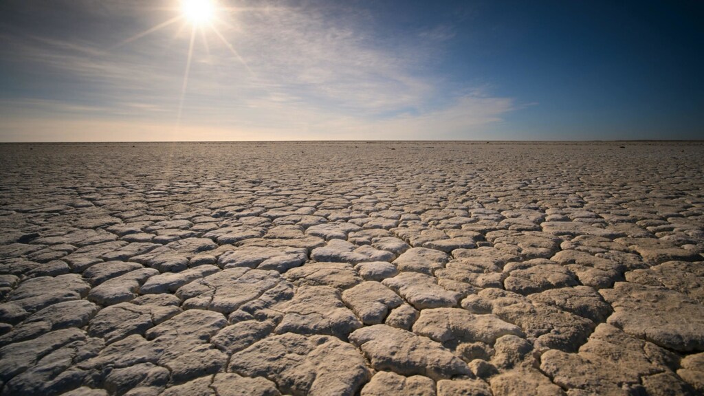 This image shows a parched landscape as the World Trade Report 2022 explores the link between climate action and trade