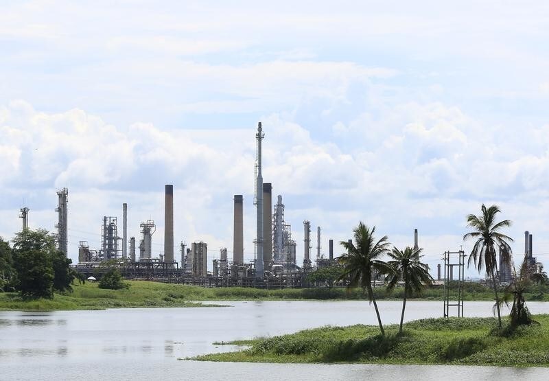 The installations of an oil refinery, operated by state-run Petrotrin, are seen as Trinidad and Tobago's Oilfields Workers' Trade Union (OWTU) had called out for a general strike after the goverment's decision to shut down the refinery, in Point-a-Pierre, Trinidad and Tobago September 7, 2018. REUTERS/Andrea De Silva - RC15153B38C0
